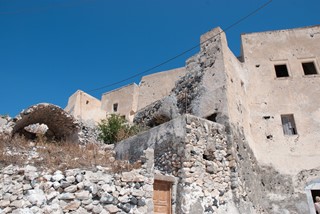 Εμπορείο: ένα χωριό που δεν κατέκτησαν ούτε οι πειρατές, ούτε οι τουρίστες! Εμπορείο: ένα χωριό που δεν κατέκτησαν ούτε οι πειρατές, ούτε οι τουρίστες!